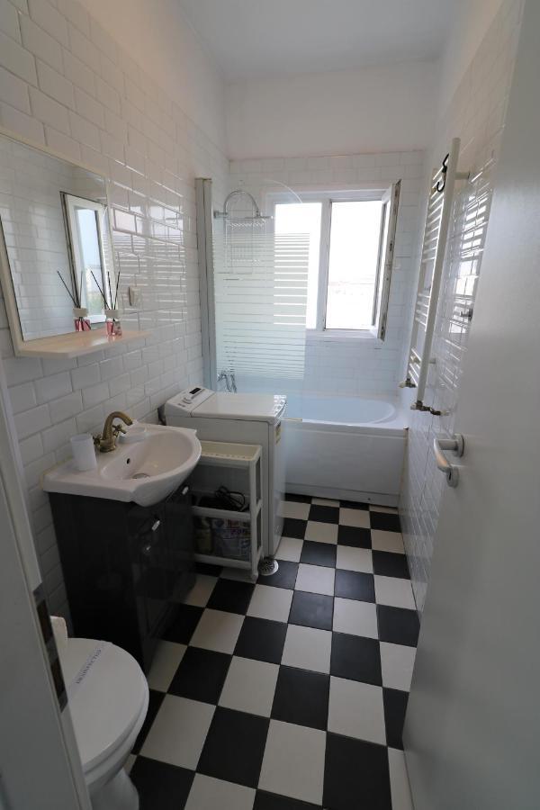 Serenity Heights Apartment: A Panoramic Haven Near Old Town - Free Minibar Bükreş Dış mekan fotoğraf