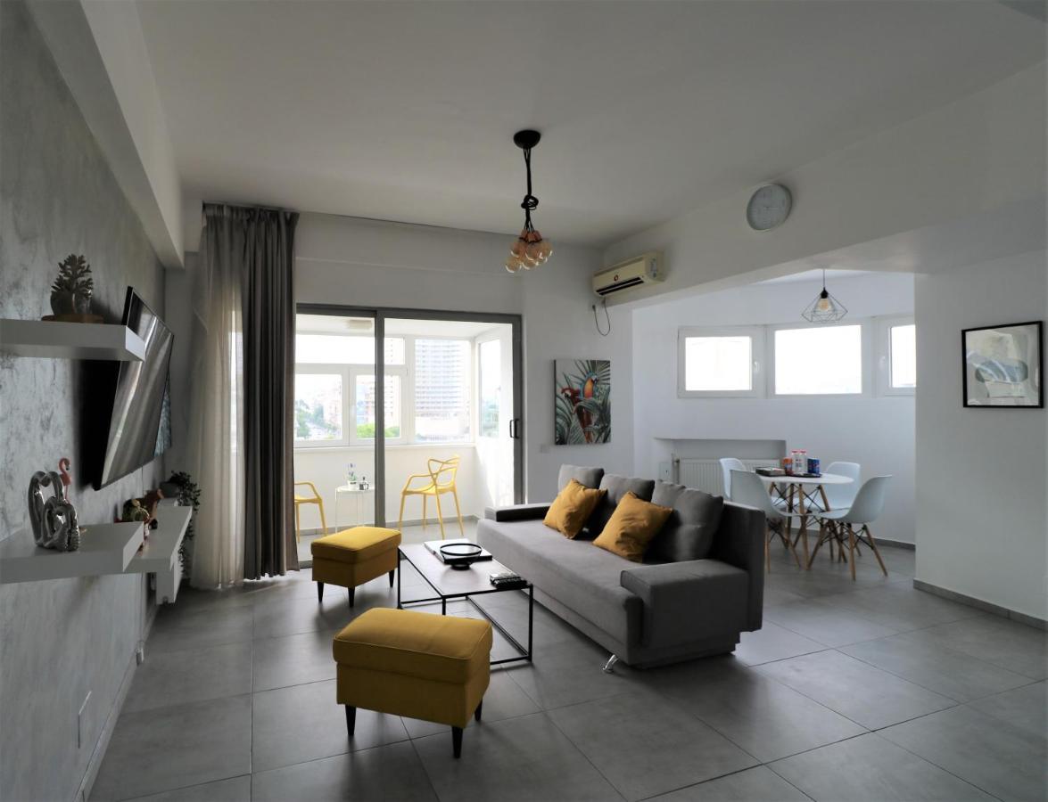 Serenity Heights Apartment: A Panoramic Haven Near Old Town - Free Minibar Bükreş Dış mekan fotoğraf