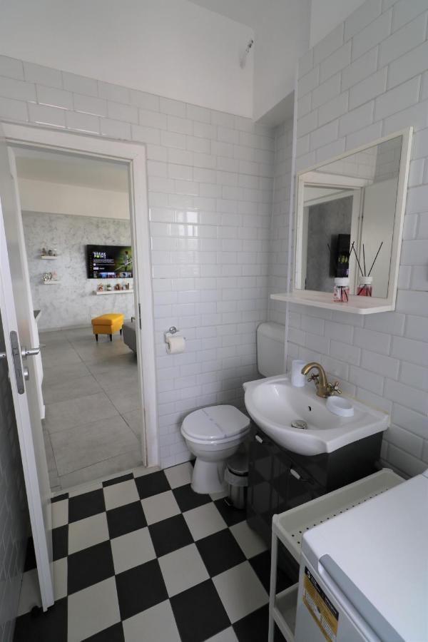 Serenity Heights Apartment: A Panoramic Haven Near Old Town - Free Minibar Bükreş Dış mekan fotoğraf
