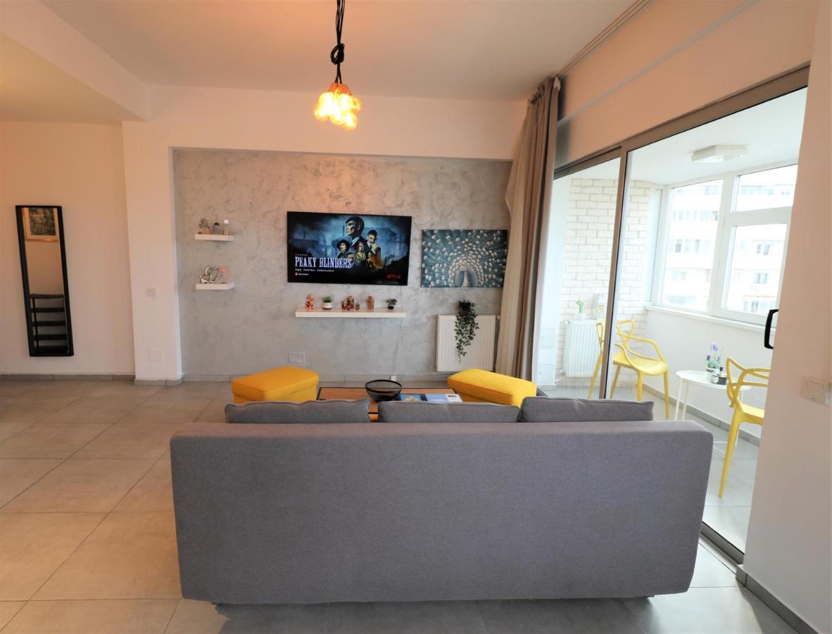Serenity Heights Apartment: A Panoramic Haven Near Old Town - Free Minibar Bükreş Dış mekan fotoğraf