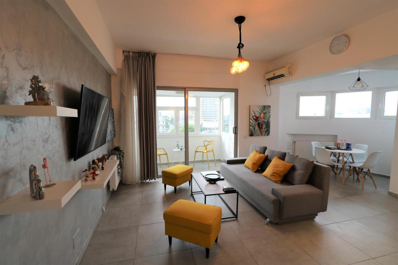 Serenity Heights Apartment: A Panoramic Haven Near Old Town - Free Minibar Bükreş Dış mekan fotoğraf