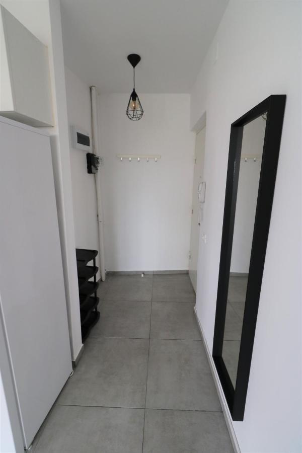 Serenity Heights Apartment: A Panoramic Haven Near Old Town - Free Minibar Bükreş Dış mekan fotoğraf