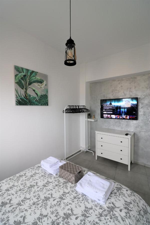 Serenity Heights Apartment: A Panoramic Haven Near Old Town - Free Minibar Bükreş Dış mekan fotoğraf