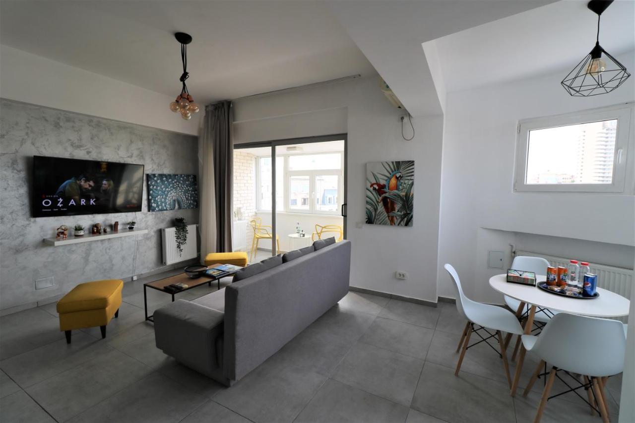 Serenity Heights Apartment: A Panoramic Haven Near Old Town - Free Minibar Bükreş Dış mekan fotoğraf