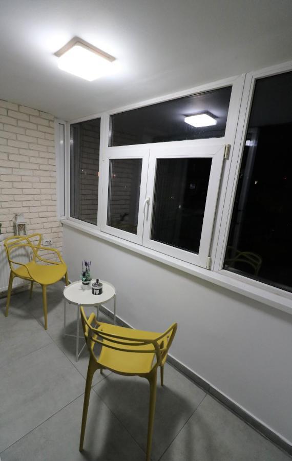 Serenity Heights Apartment: A Panoramic Haven Near Old Town - Free Minibar Bükreş Dış mekan fotoğraf